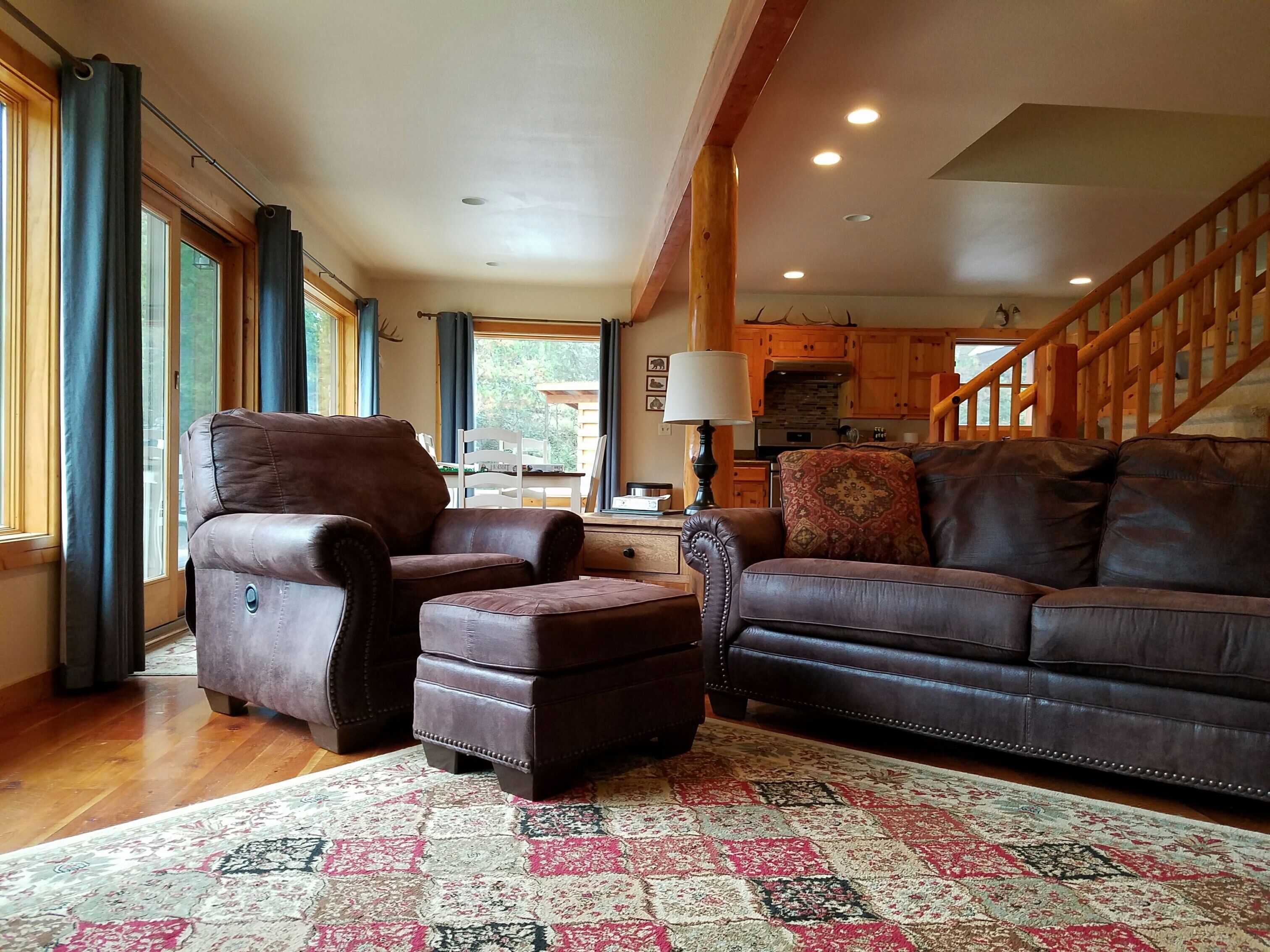 Family Home just 7 Miles From Glacier National Park