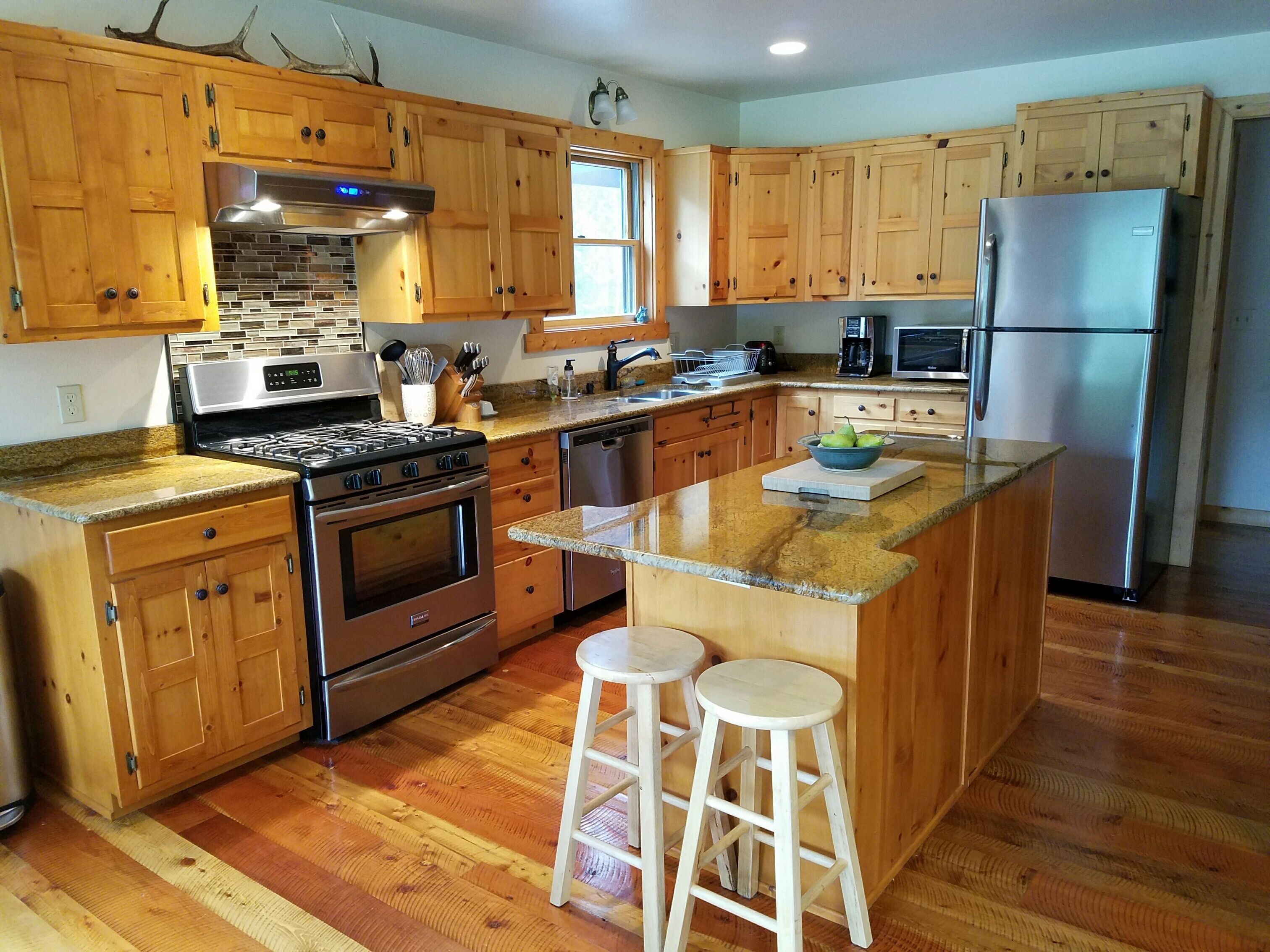 Family Home just 7 Miles From Glacier National Park