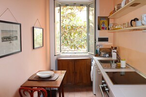 Refrigerador, horno, placa de cocina, lavavajillas