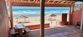 Casita Calypsito, Playa Dorada / Beachfront Beauty!