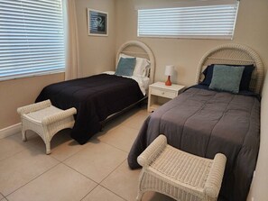 3 bedrooms, iron/ironing board, WiFi, bed sheets