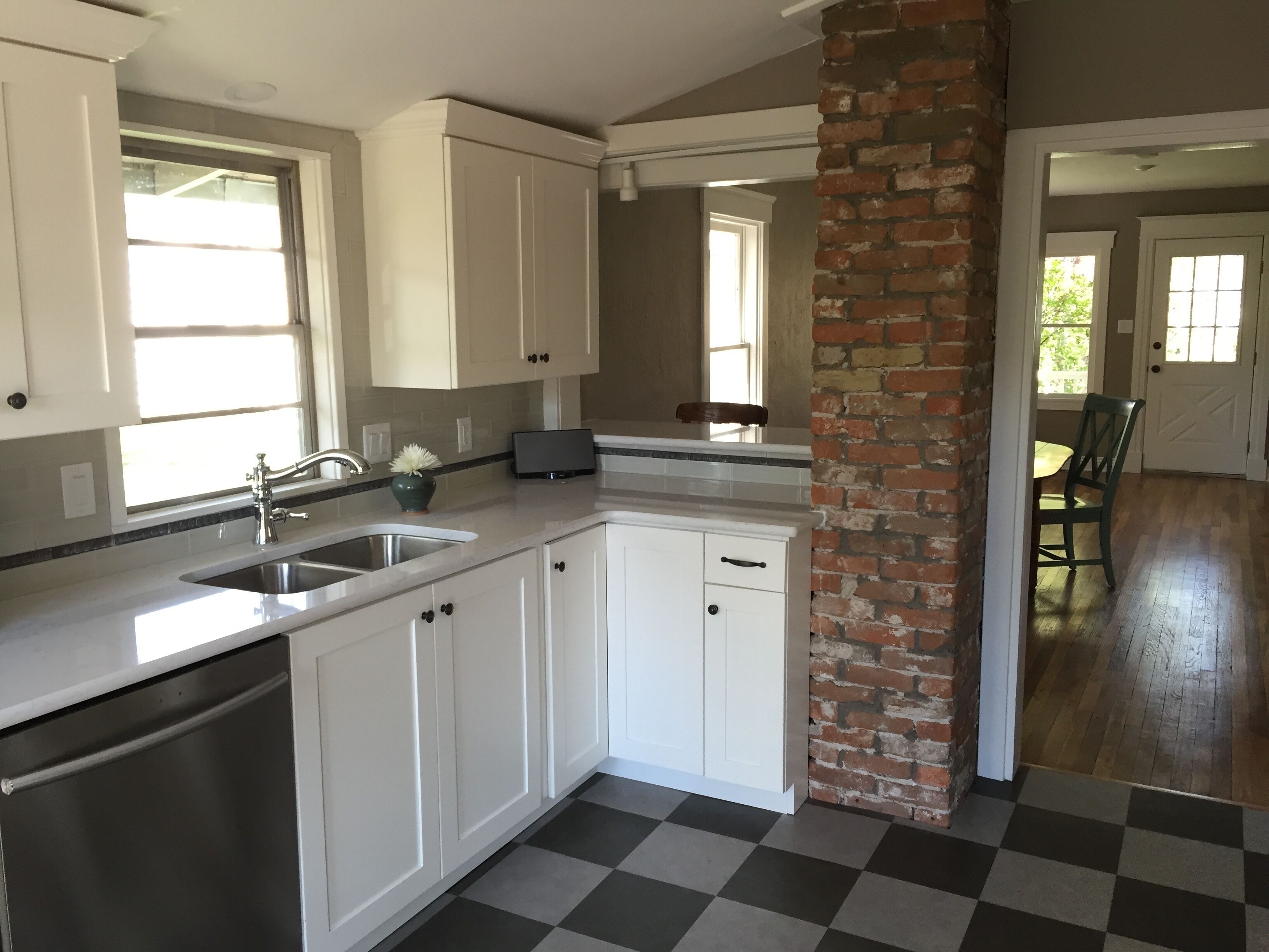 Fully Renovated Old Town Cottage Close to Downtown, City Park, and University 
