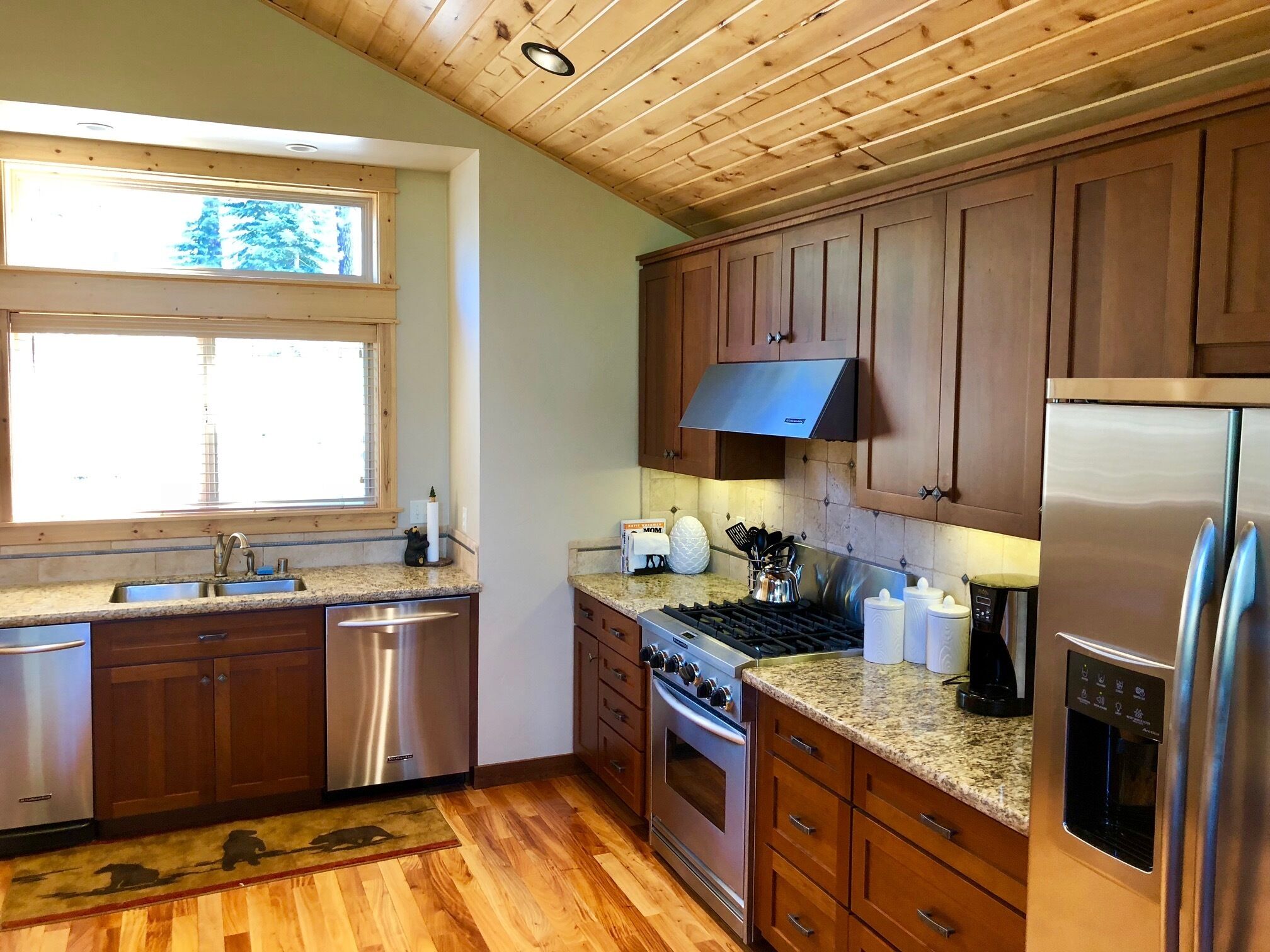  Beautiful Newer Tahoe Donner House. 