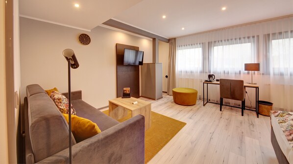 Superior Double Room | Desk, free WiFi, bed sheets, wheelchair access