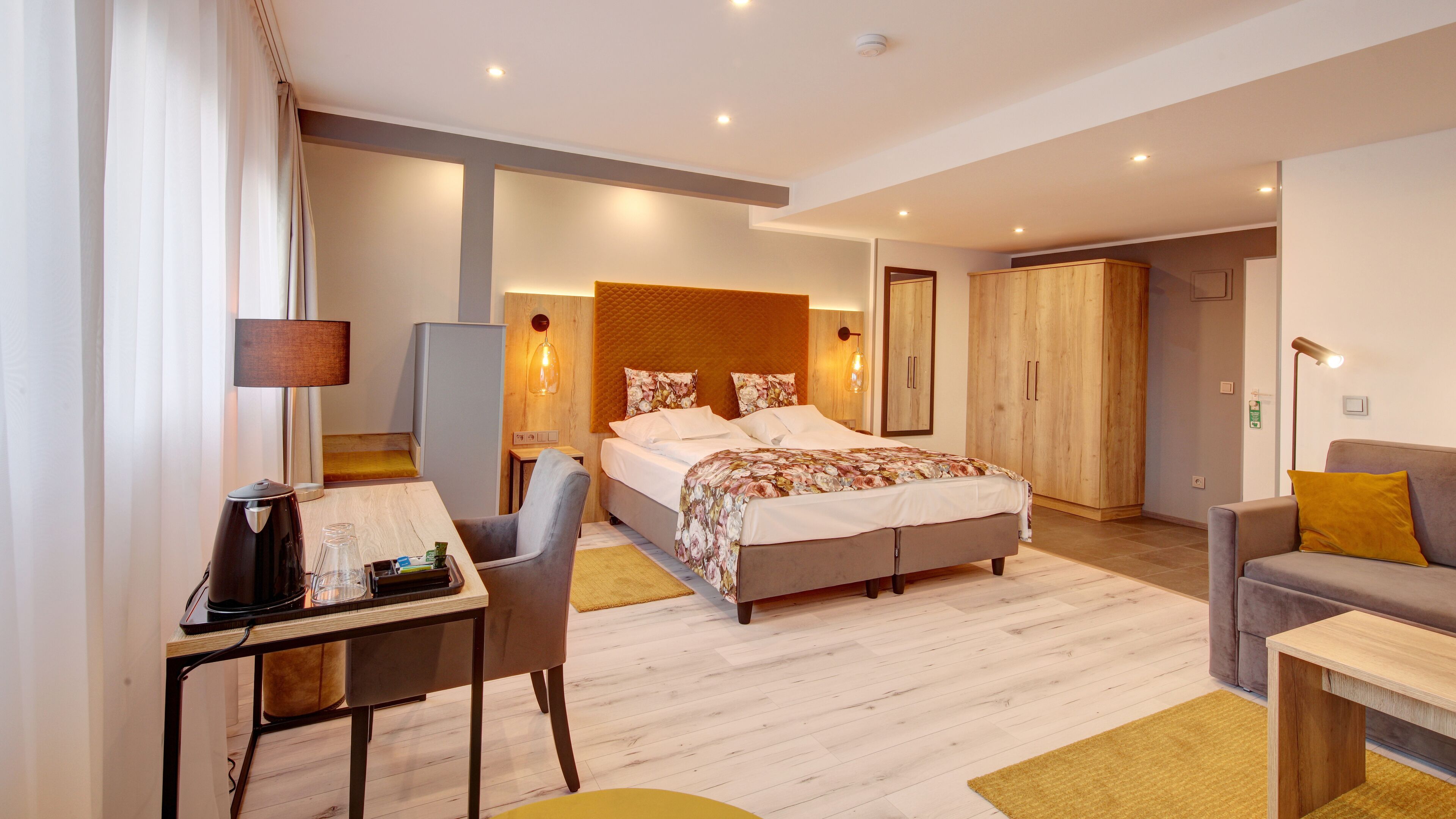 Escritorio, wifi gratis, ropa de cama y acceso para silla de ruedas 