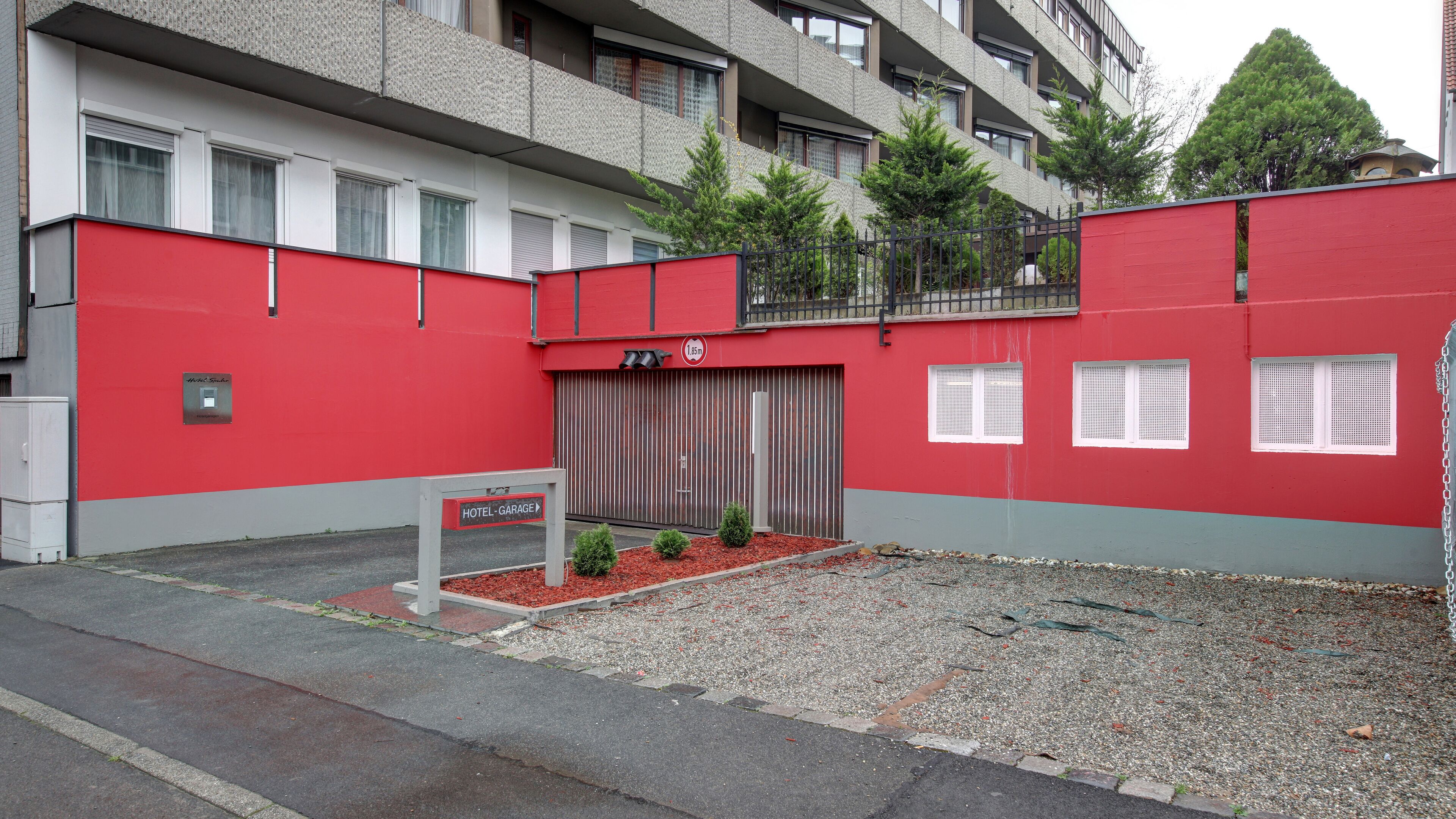 self-parking (surcharge) 8 per day