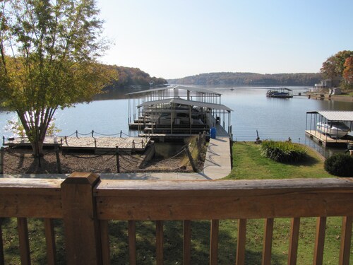Lakefront Home at Captain Ron's #62