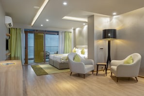 In-room safe, desk, iron/ironing board, free WiFi