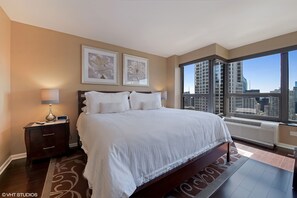 2 bedrooms, desk, iron/ironing board, WiFi