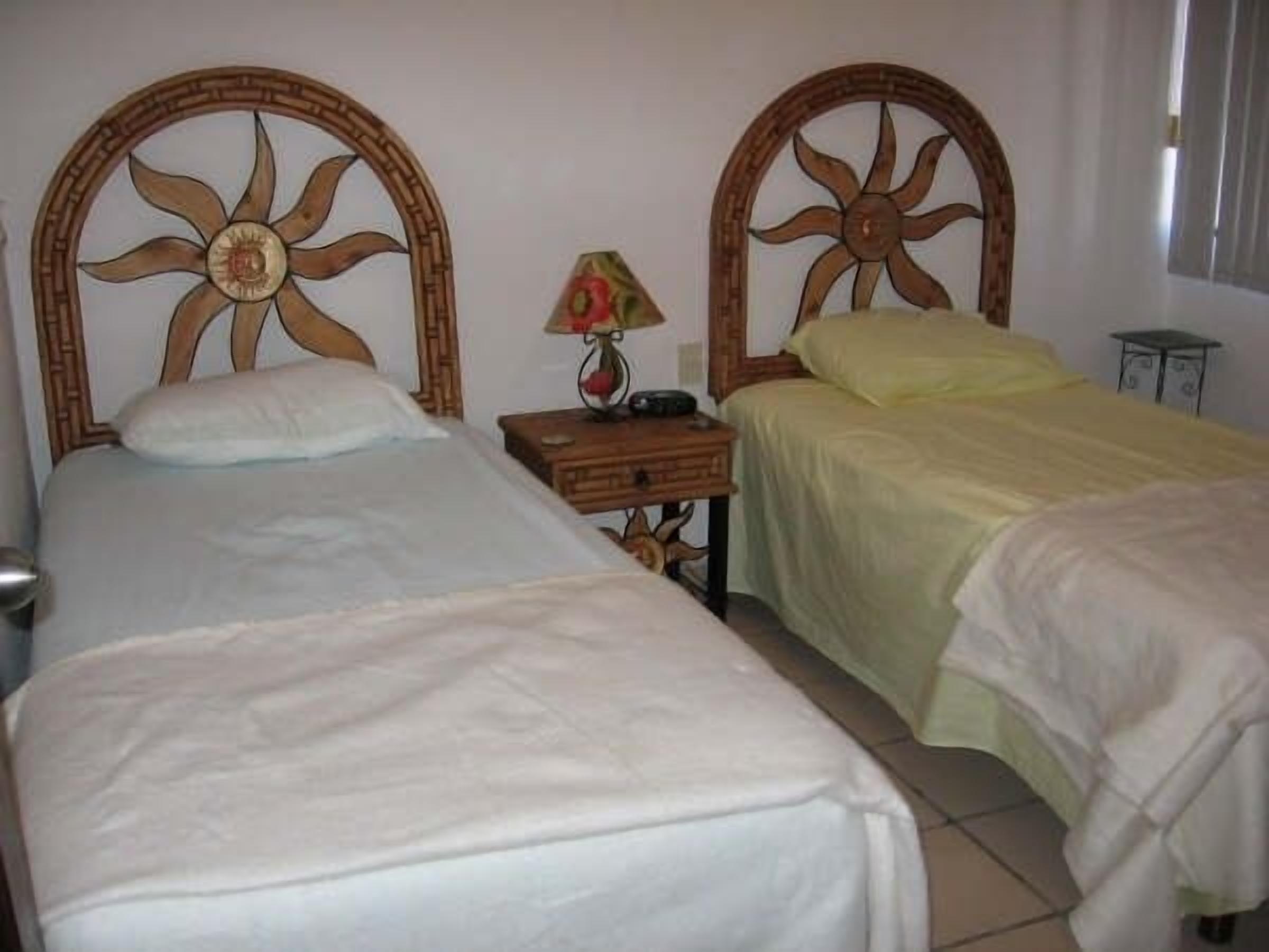 Beautiful Casa Flamingos Feliz-Close to Beach-Discount Rates!