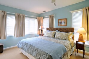 4 bedrooms, desk, iron/ironing board, free WiFi