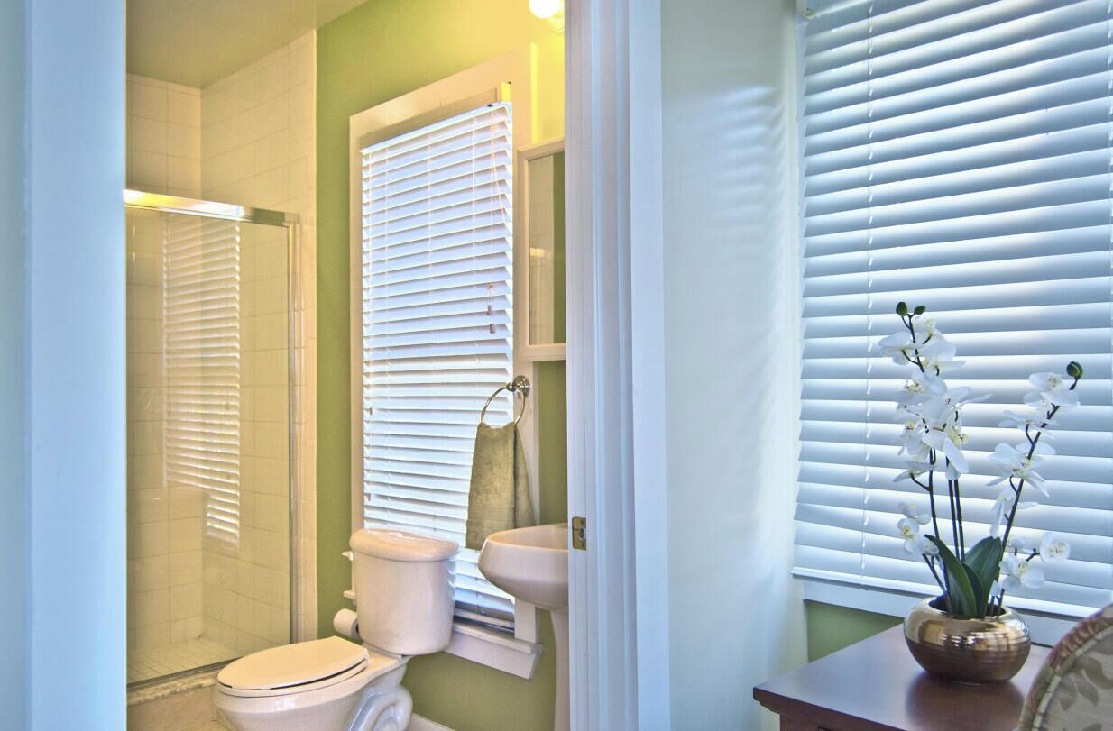 bathroom 4