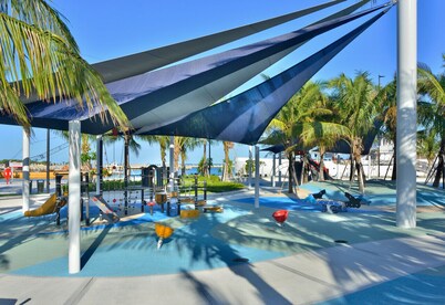 Heavenly Hideout at Rainbows End Key West - Steps from Duval w Private Pool