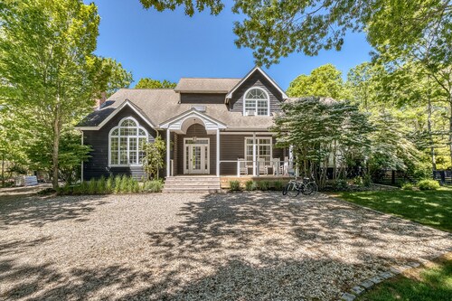 Maison de designer avec piscine. Vélo à la ville et à la plage!<br>Séjour minimum de 15 nuits