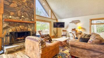 Smart-TV, Kamin, Videospiele, DVD-Player