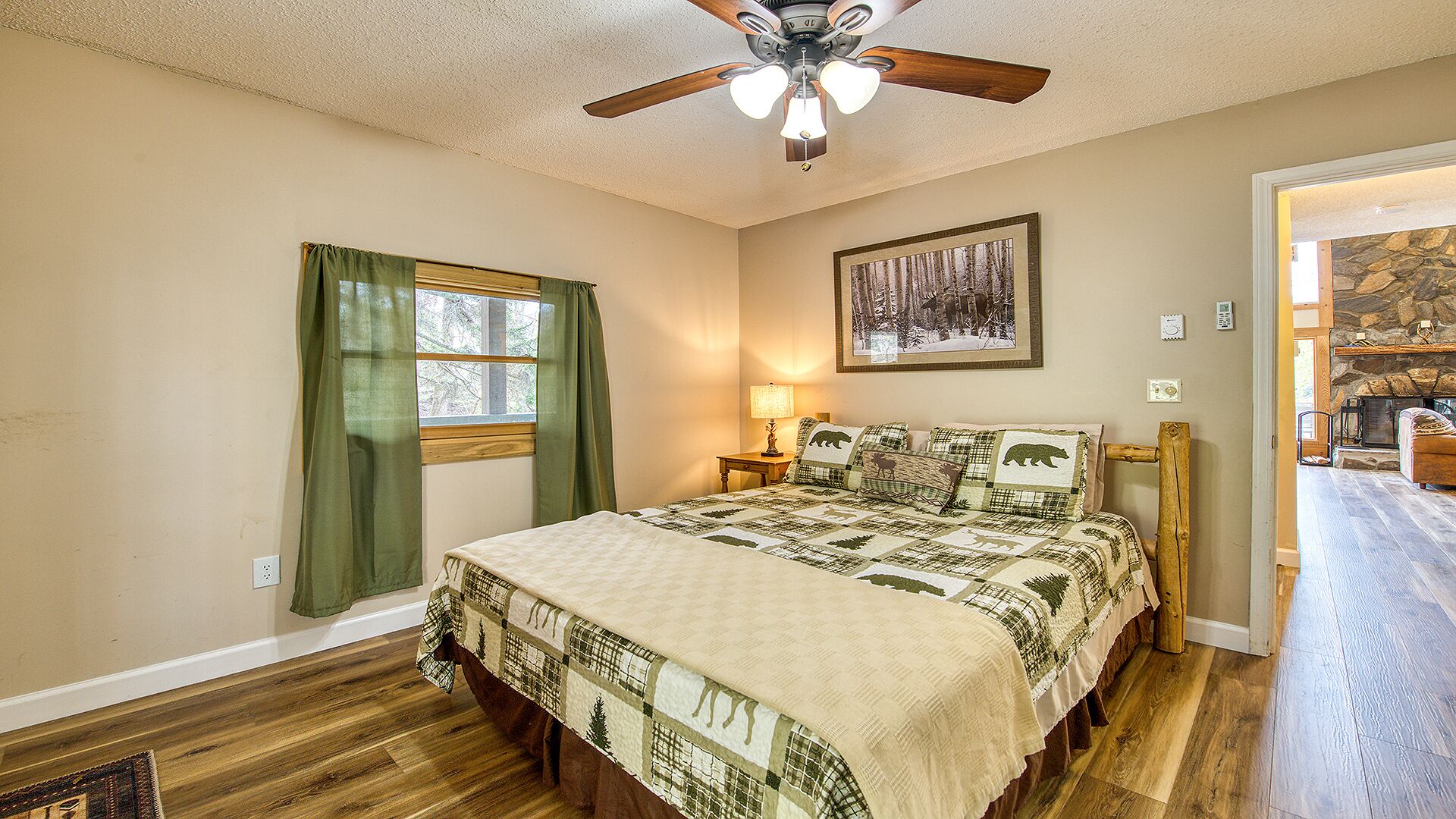 3 bedrooms, desk, iron/ironing board, free WiFi