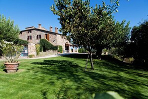 Exterior - Charming old stone villa early 1600's. Breathtaking view, Pool, AC, Maid service (Pian di San Martino -Todi (Perugia))
