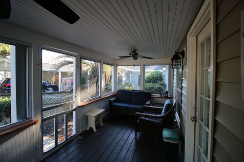Close to the Ocean Senior/Pet friendly Great Rates!