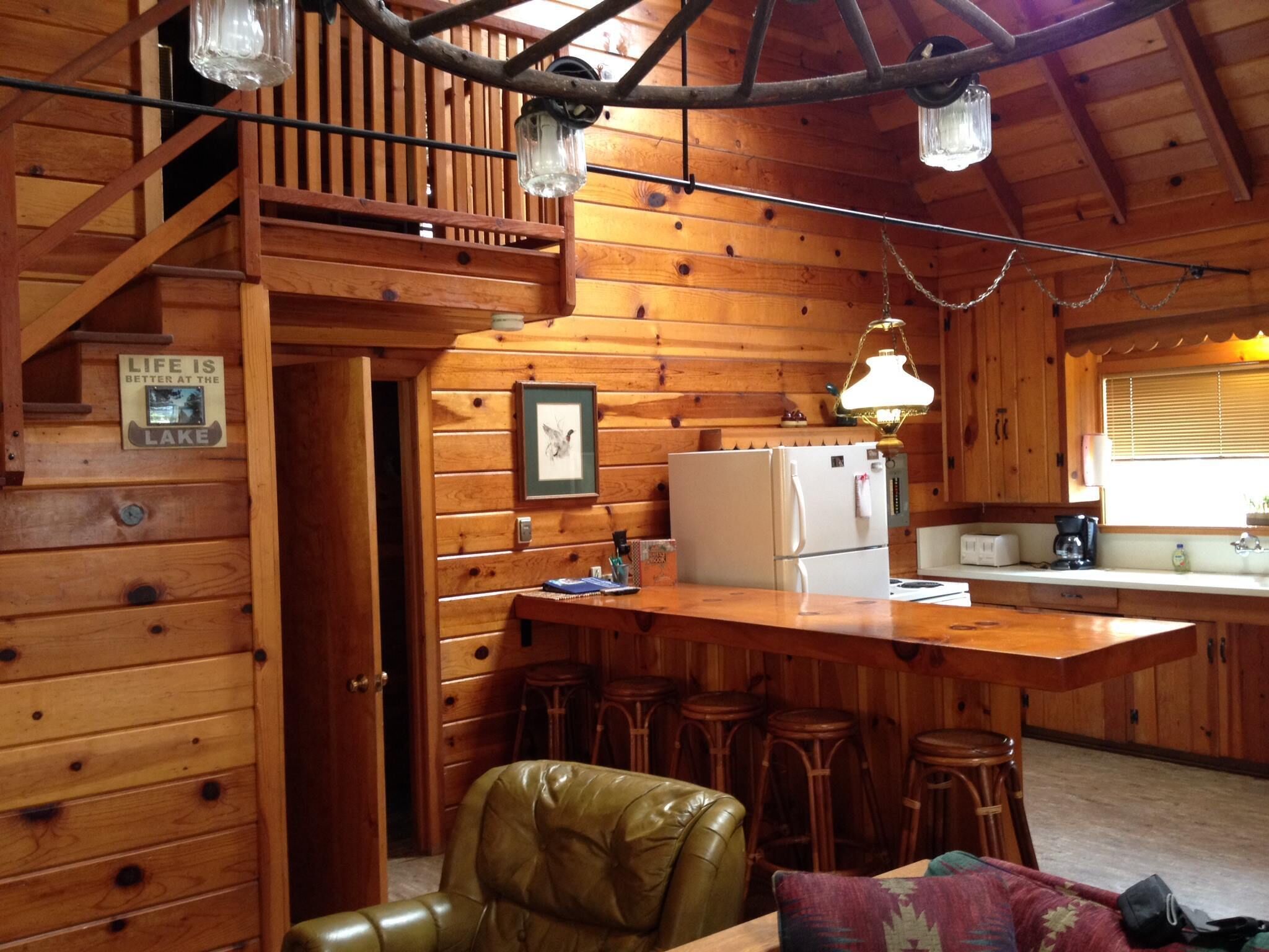 Cozy Knotty Pine Cabin With View of Bass Lake