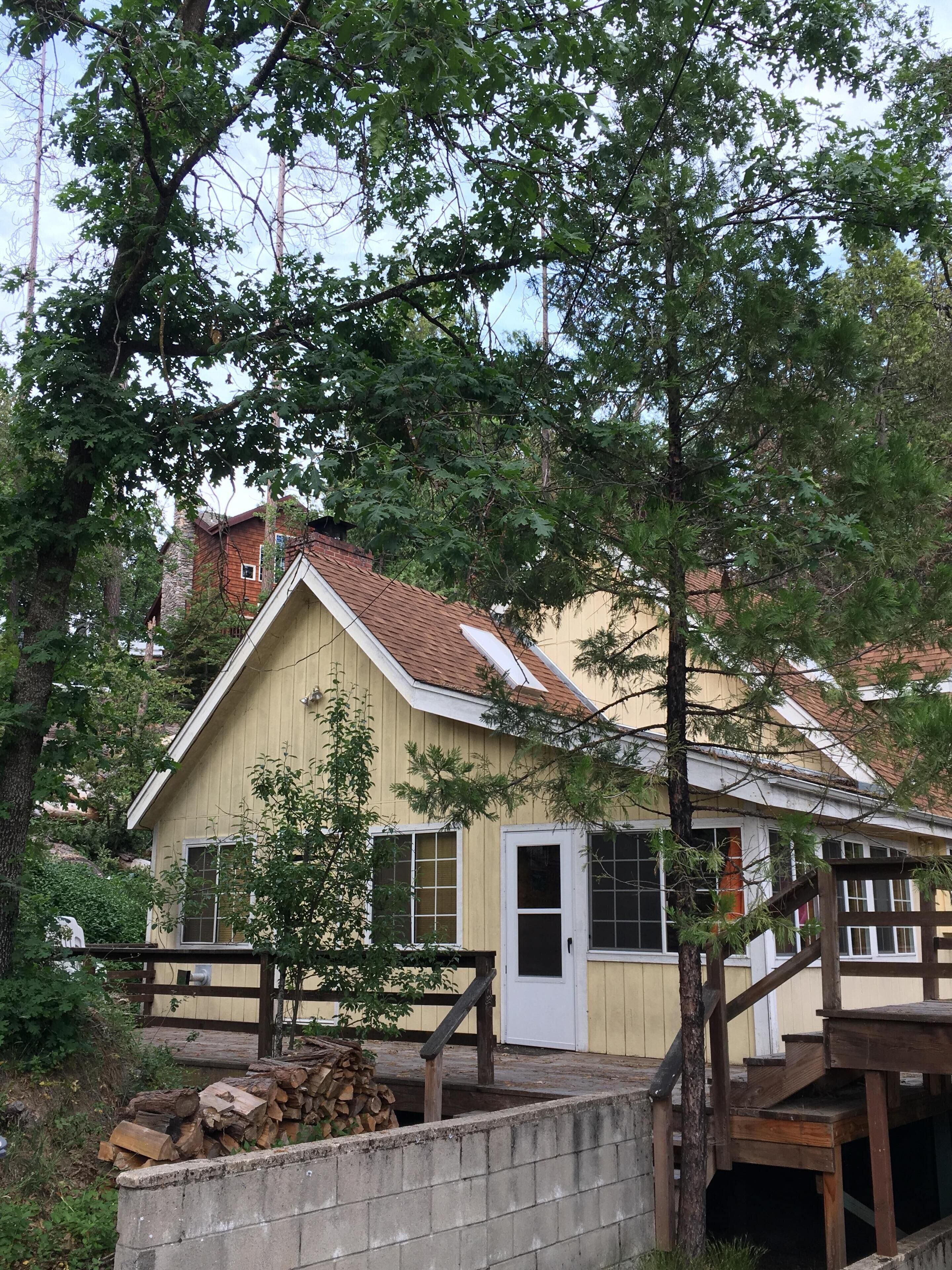 Cozy Knotty Pine Cabin With View of Bass Lake