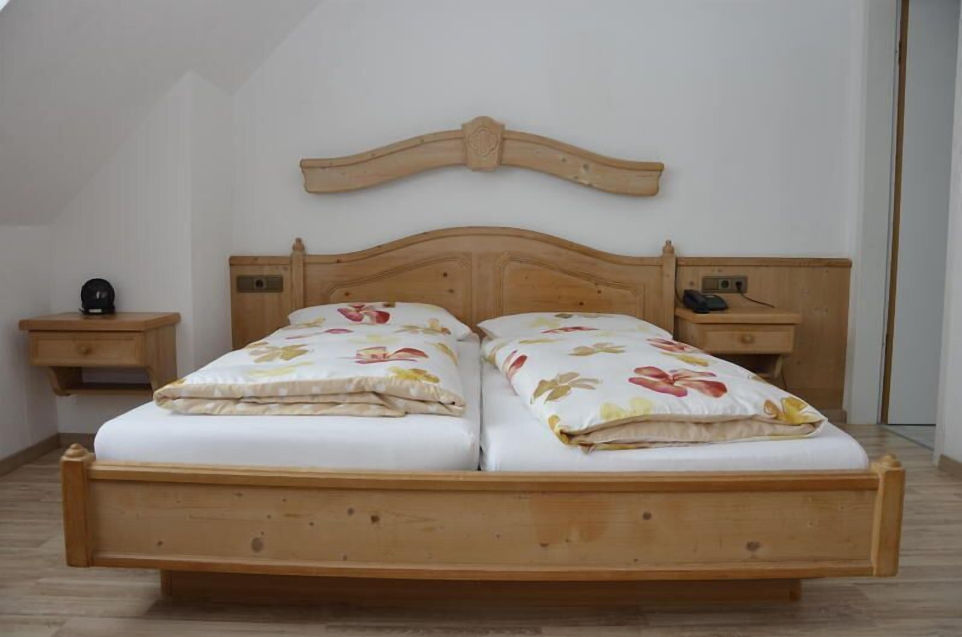 Hypo-allergenic bedding, in-room safe, desk, iron/ironing board