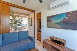 Smart TV, table tennis, books