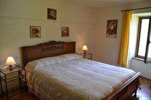 Apartment, 2 Bedrooms | Rollaway beds, free WiFi, bed sheets - Agriturismo Il Montale (Mulazzo)