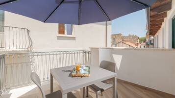 Comfort Quadruple Room, Private Bathroom (anticlea) | Terrace/patio