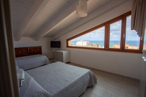 Familienapartment, eigenes Bad, Meerblick (leucosia)