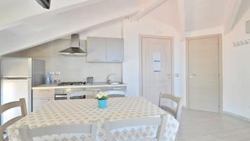 Familienapartment, eigenes Bad, Meerblick (leucosia) | Eigene Küche