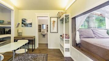 1 bedroom, in-room safe, free WiFi, bed sheets