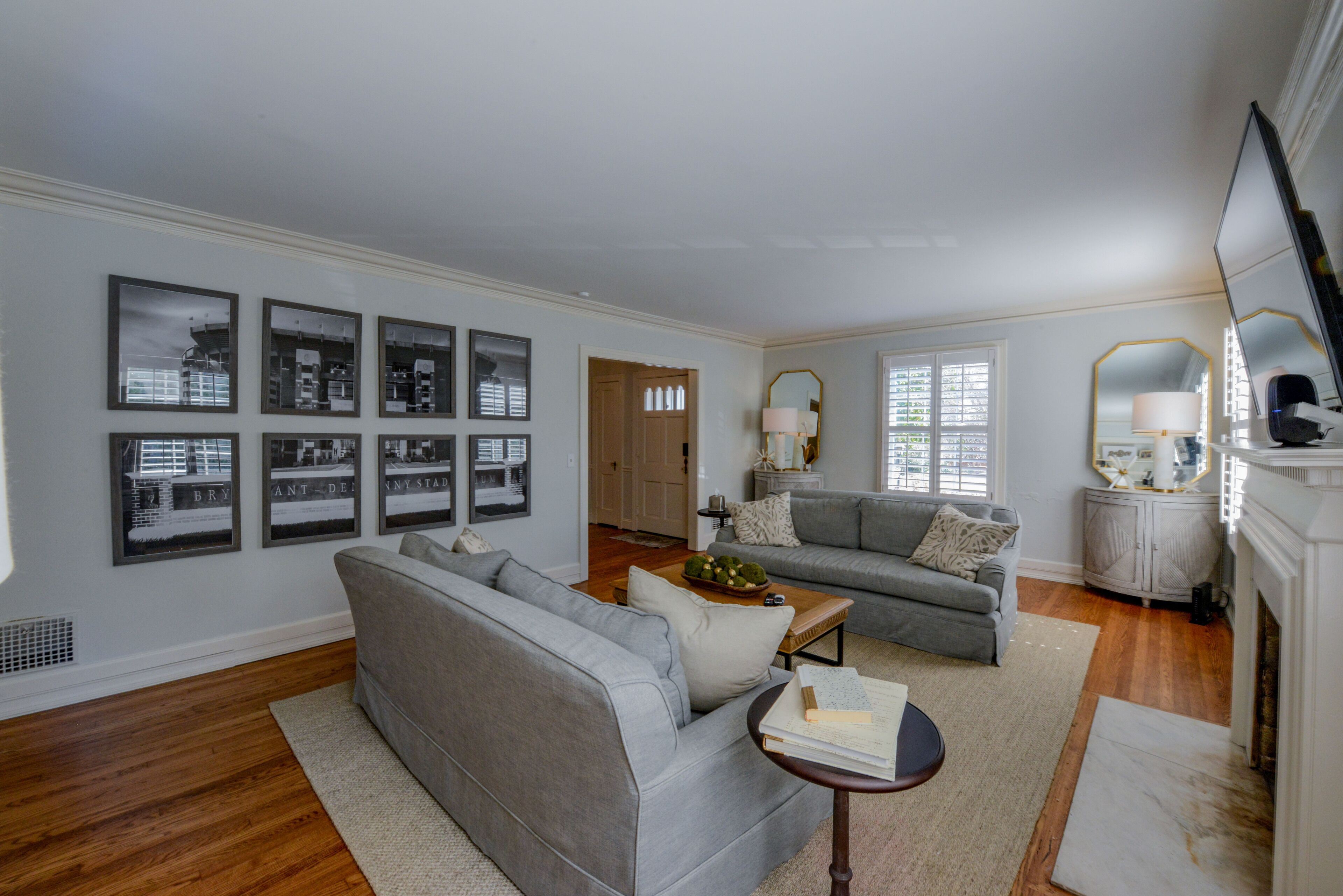 Victory Villa  - Walk to the stadium & downtown!