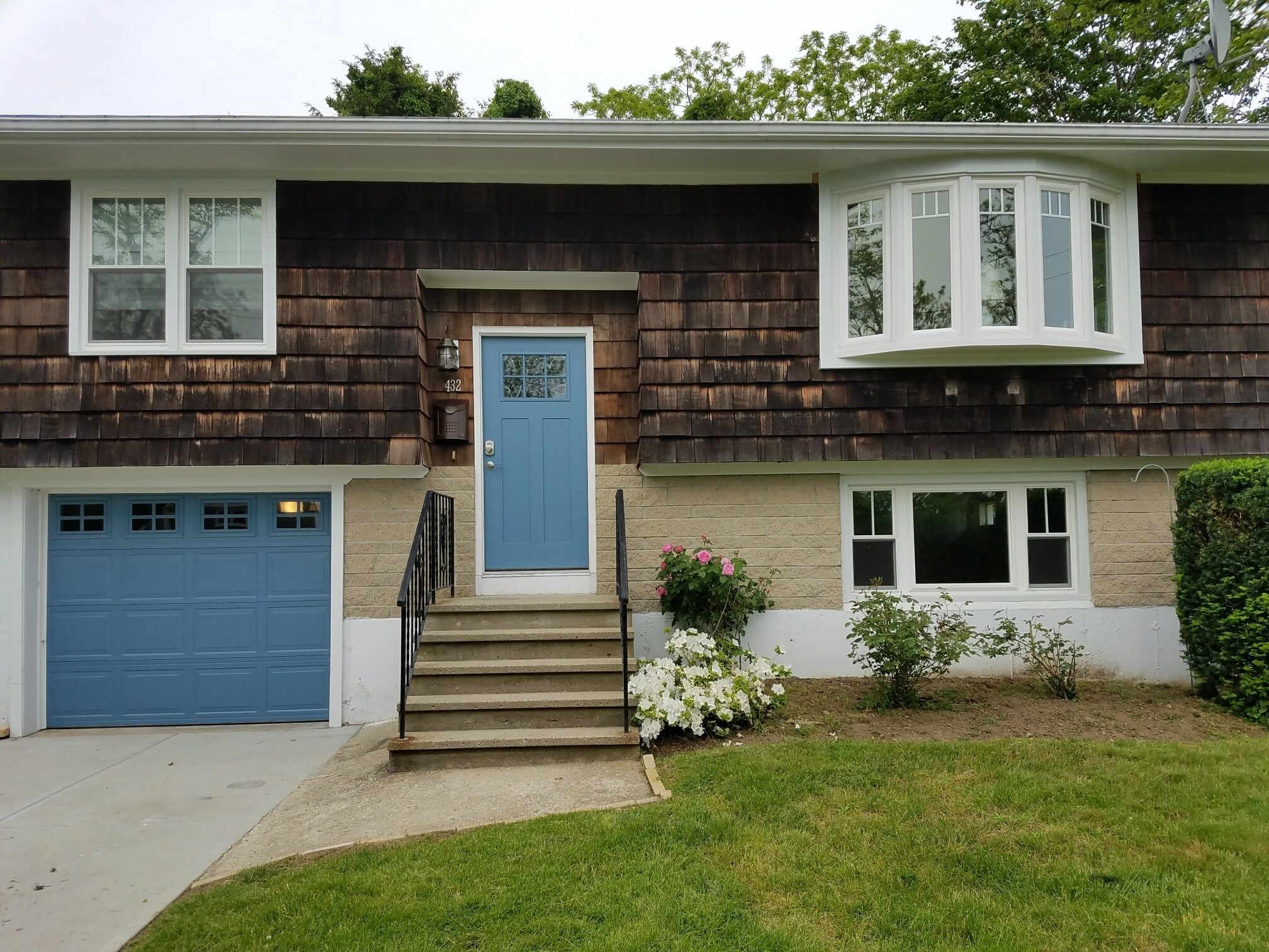  Newport area. July 2024 available. Easton's Point Middletown. Walk to Beaches! 