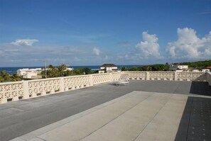 Terrace/patio - Your Relaxing Tropical Getaway Near Crane Resort (The Crane)