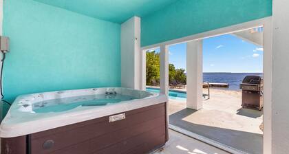 Family Retreat Ocean front pool