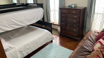 3 間睡房、熨斗/熨衫板、可攜式嬰兒床、免費 Wi-Fi