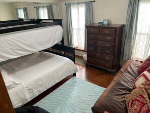 3 bedrooms, iron/ironing board, travel cot, free WiFi