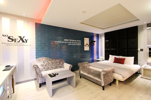 Deluxe-Doppelzimmer | Verdunkelungsvorhänge, schallisolierte Zimmer, Bügeleisen/Bügelbrett