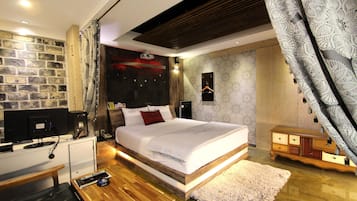 VIP | Blackout drapes, soundproofing, iron/ironing board, free WiFi