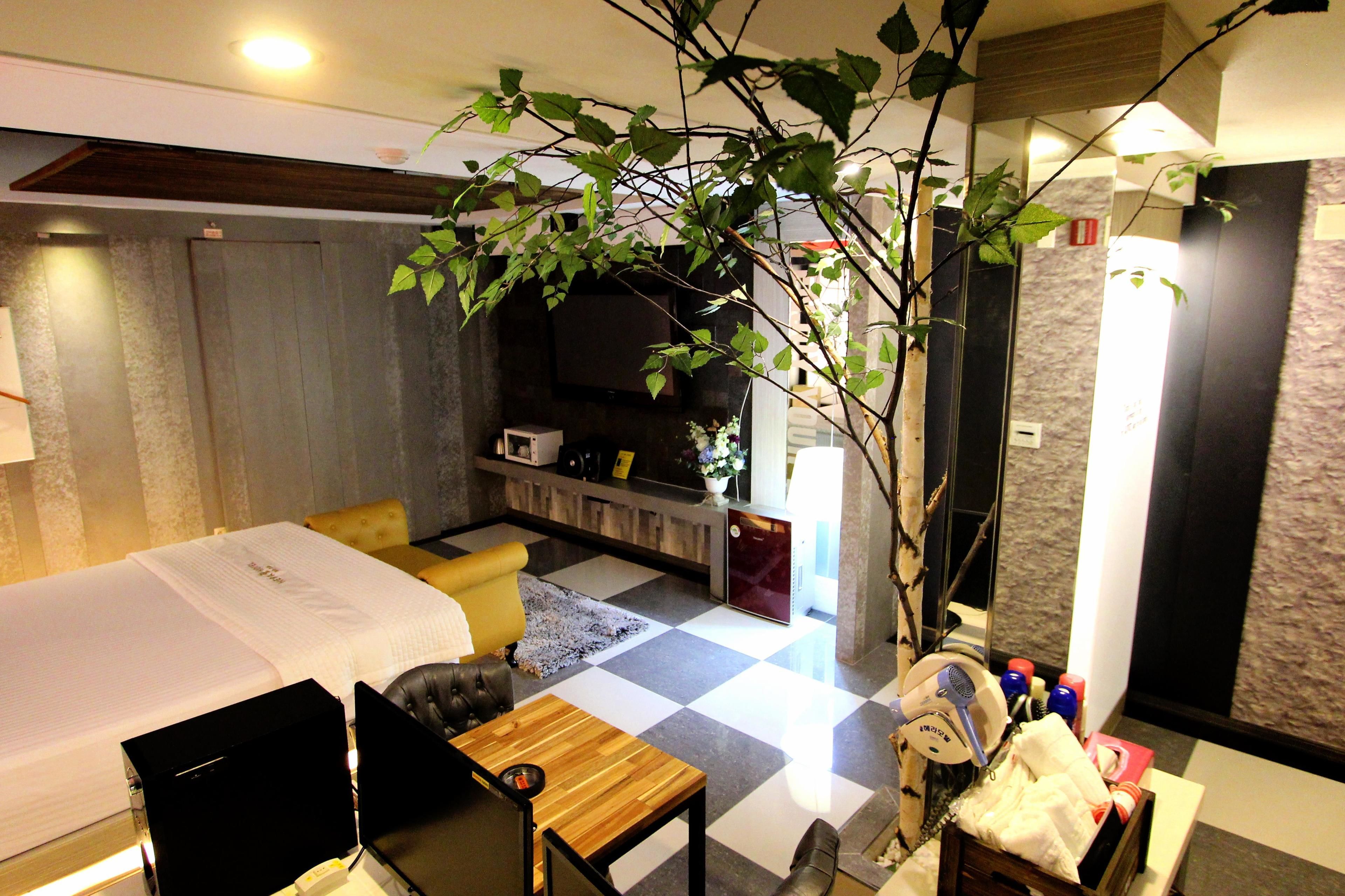 vip | 1 bedroom, blackout curtains, soundproofing, iron/ironing board