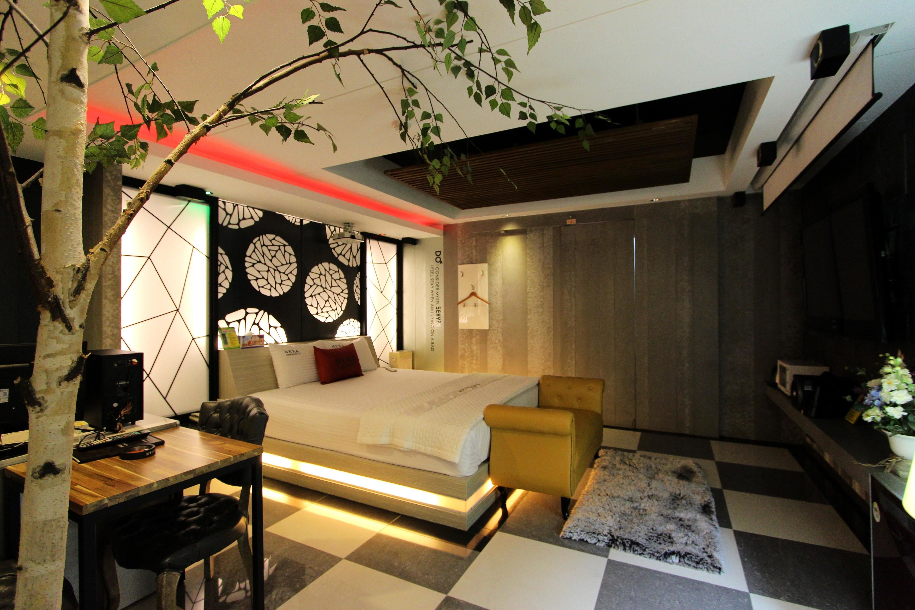 vip | 1 bedroom, blackout curtains, soundproofing, iron/ironing board