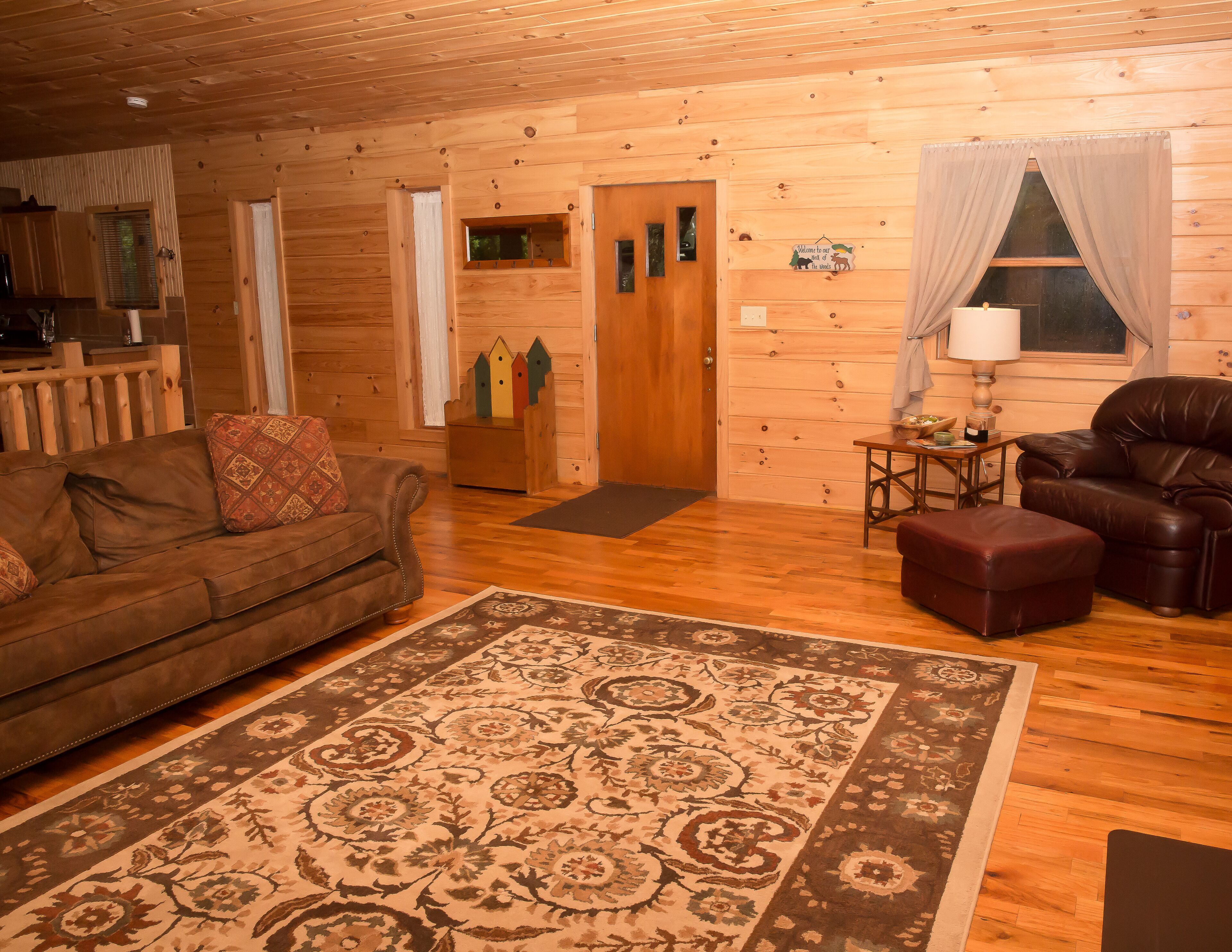 Unique Cottage Nestled Within Tall Oaks - SLEEPS 6!