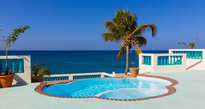 Villa Isabella - Oceanfront - 10 guests - pet friendly - at Stella, Rincón