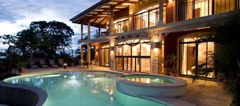 この4ベッドルームの家の壮大な景色