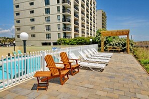 Property grounds - Renovated Summit Awesome Direct Oceanfront 1st Floor Condo Book Now! Pool & Wifi (North Myrtle Beach)