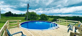 Luxury Lodge Hocking Hills with Hot Tub overlooking pond and breath taking views