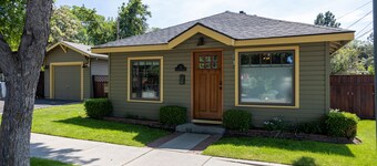 Historic Downtown Location │Heart of Bend │Walk Everywhere │Hot Tub │High Demand