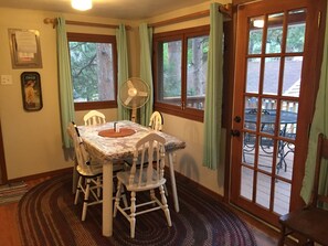 Dining - Immaculate Seashell River Cabin at Estes Park (Estes Park)