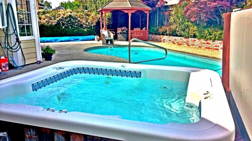 Impressive Exec. Luxury Home. Pool & SPA. Beautiful, Clean, Spacious, Convenient