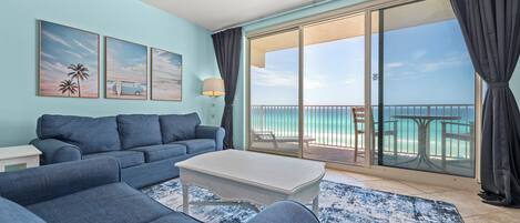 Flachbildfernseher, DVD-Player, Stereoanlage